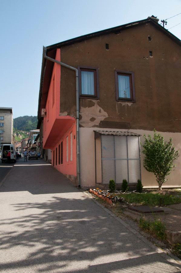 Bistrik Rose Apartment SJJ Esterno foto