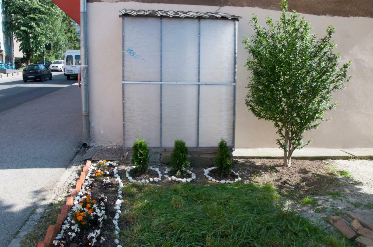 Bistrik Rose Apartment SJJ Esterno foto