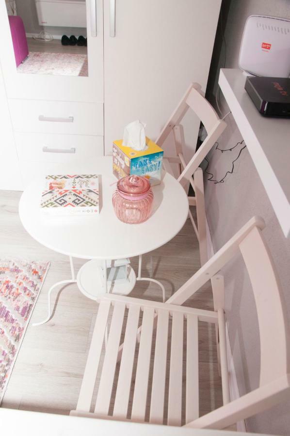 Bistrik Rose Apartment SJJ Esterno foto