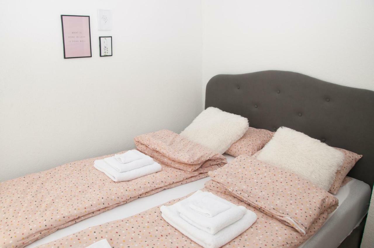 Bistrik Rose Apartment SJJ Esterno foto