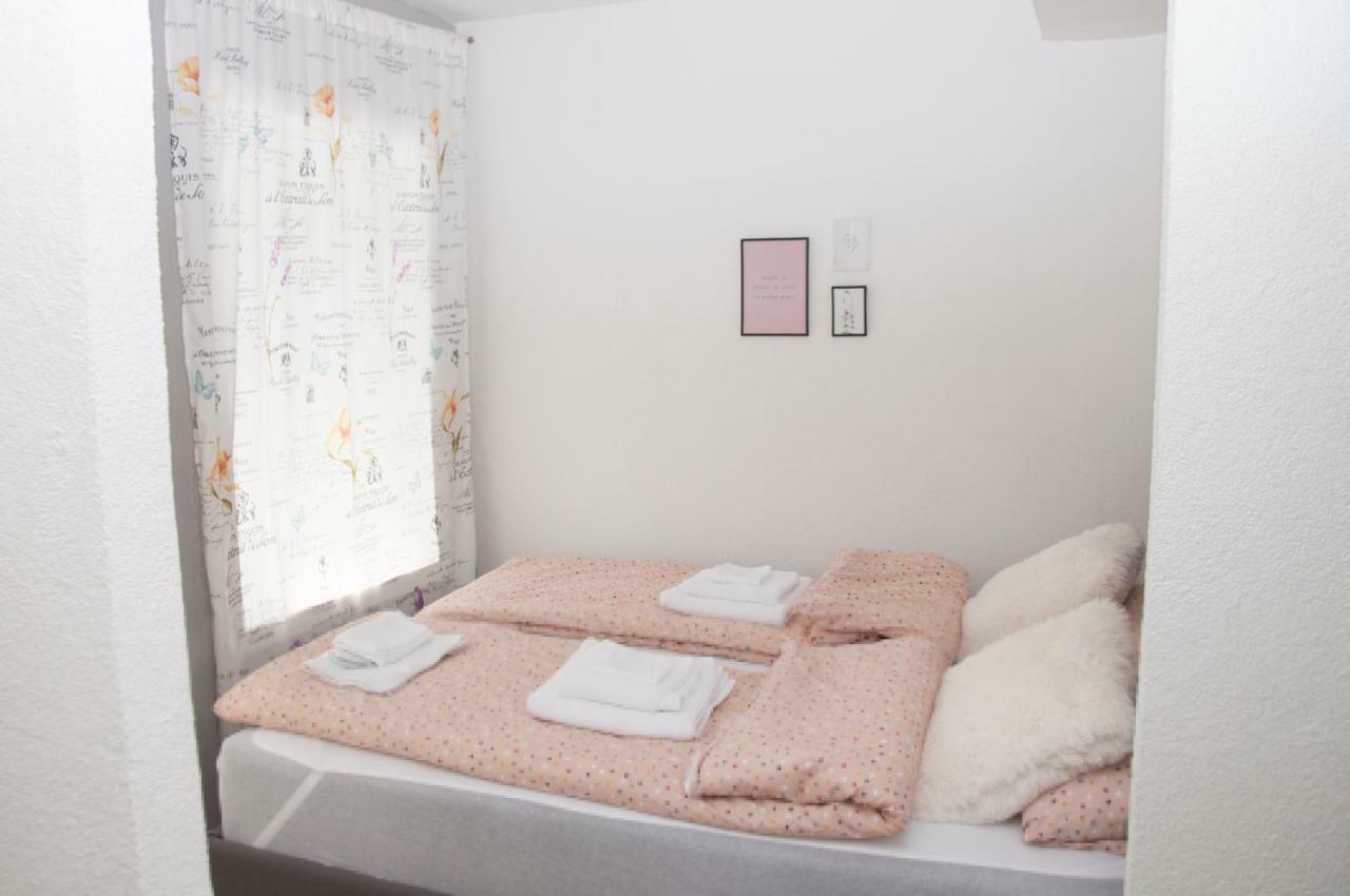 Bistrik Rose Apartment SJJ Esterno foto