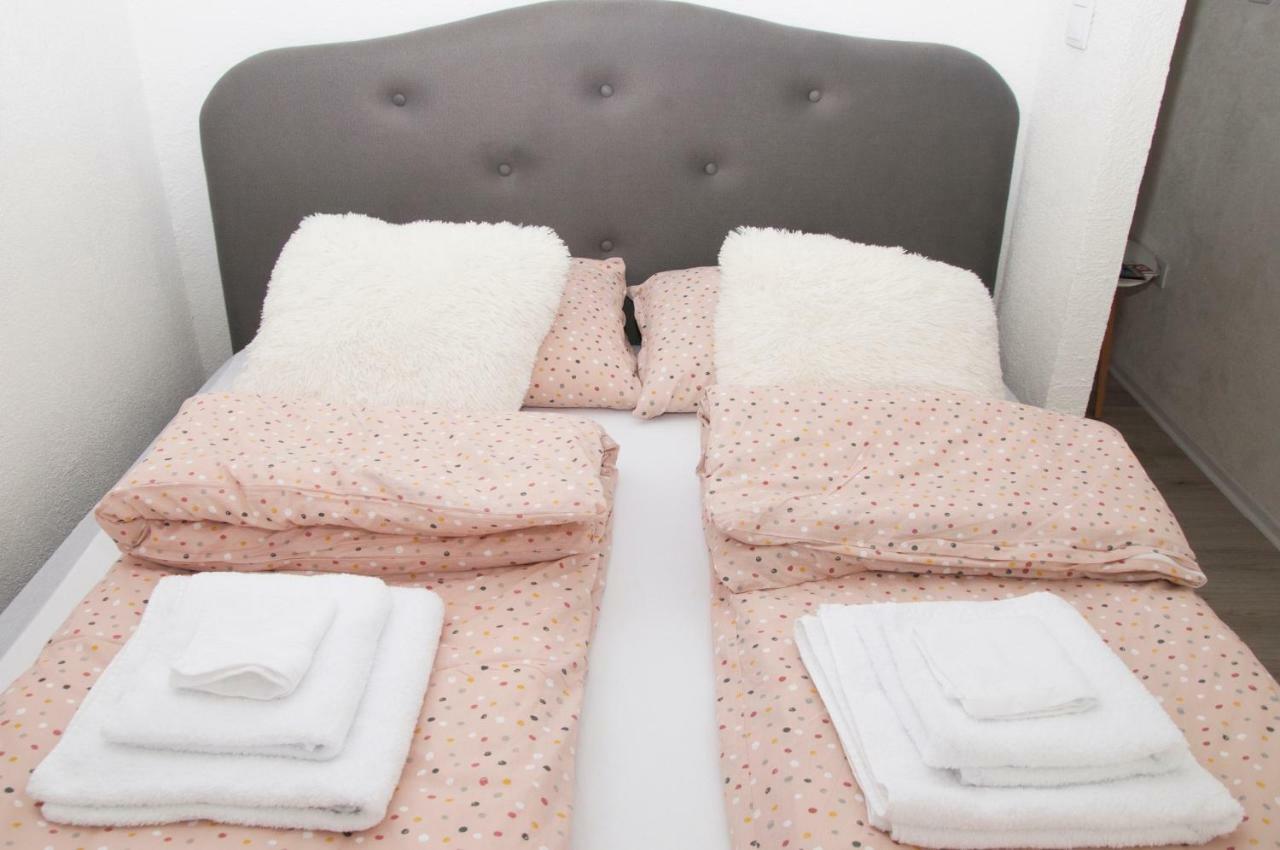 Bistrik Rose Apartment SJJ Esterno foto