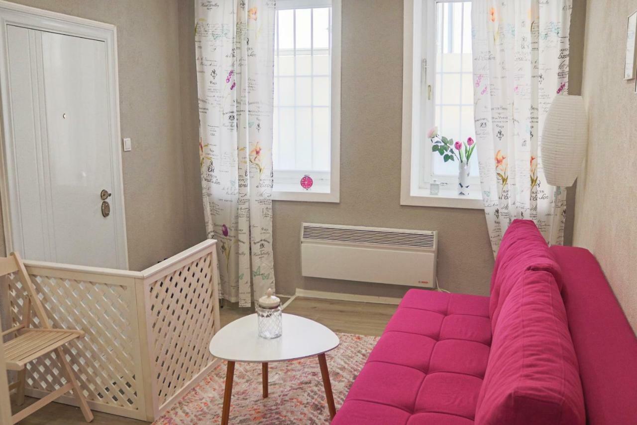 Bistrik Rose Apartment SJJ Esterno foto
